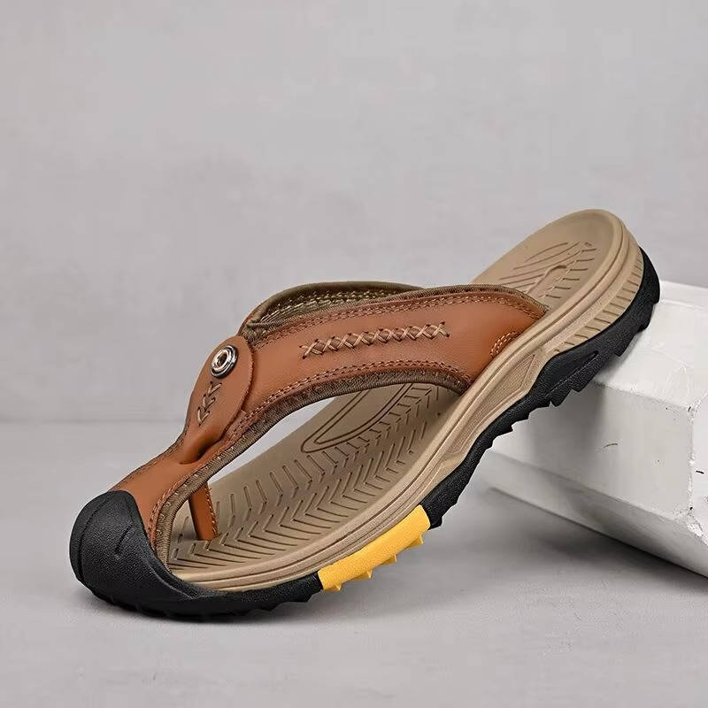 Herren-Sportsandalen mit geschlossener Spitze