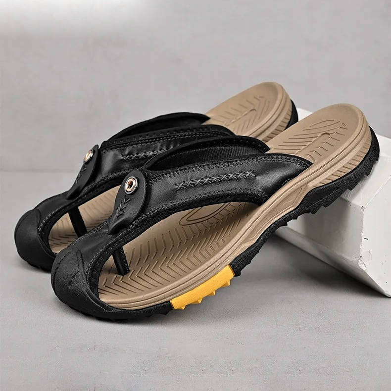 Herren-Sportsandalen mit geschlossener Spitze