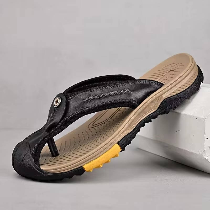 Herren-Sportsandalen mit geschlossener Spitze