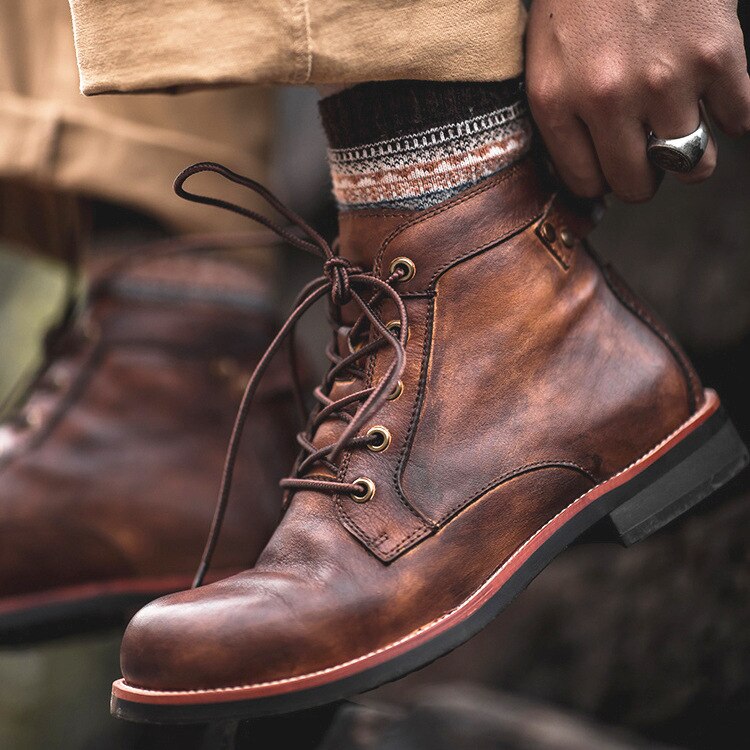 Herren-Stiefeletten mit stützender Gestaltung
