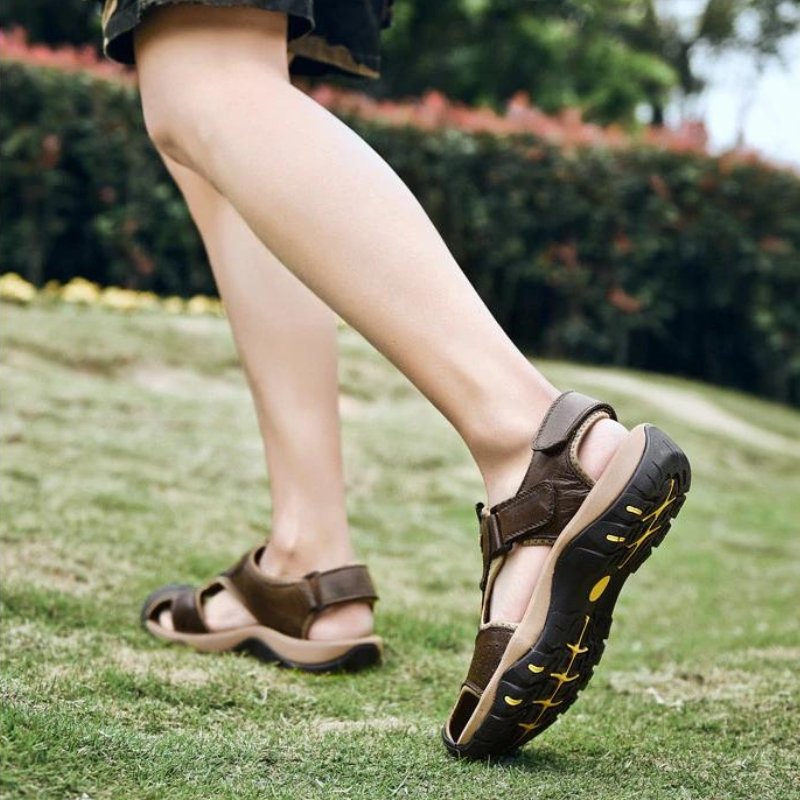 Herren Extra Breite Zehen Orthopädische Sandalen mit verstellbaren Riemen