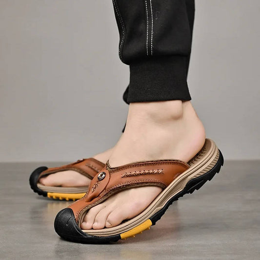 Herren-Sportsandalen mit geschlossener Spitze