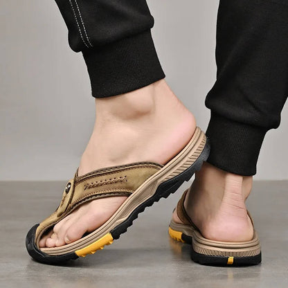 Herren-Sportsandalen mit geschlossener Spitze