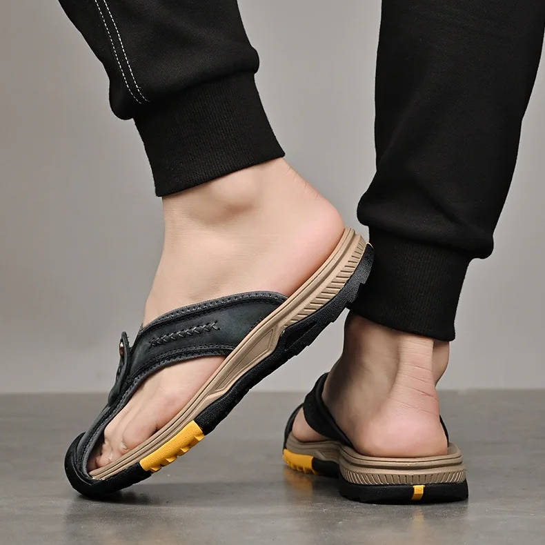 Herren-Sportsandalen mit geschlossener Spitze