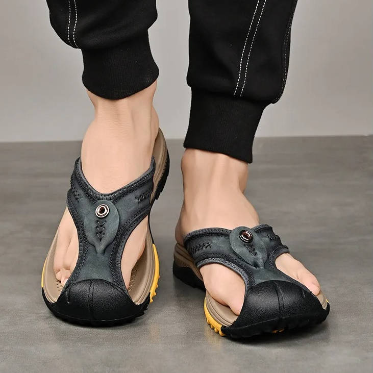 Herren-Sportsandalen mit geschlossener Spitze