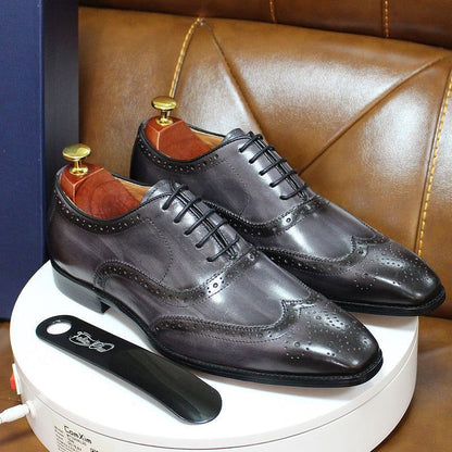 Herren-Oxford-Schuhe mit Flügelkappen und Lochmuster